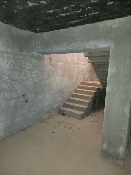 Nazarbek Beshqo'rgon 4 sotixdan 2ta hovli