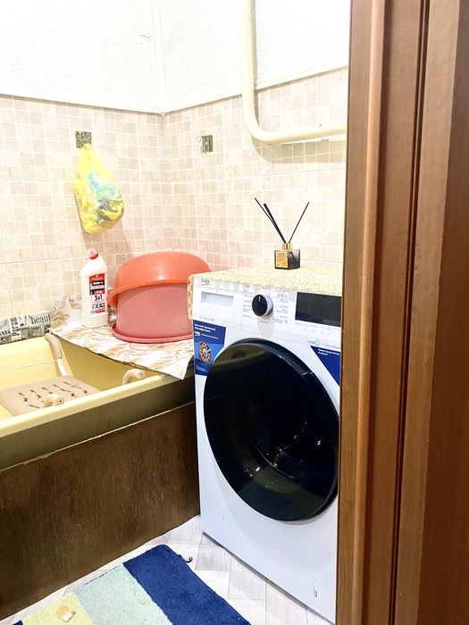 Сдаётся 2 ком кв  в центре города на рынке