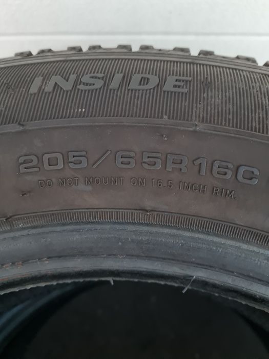 Зимни гуми 2 броя за Бус GOODYEAR CargoVector 205 65 R16C дот 3421