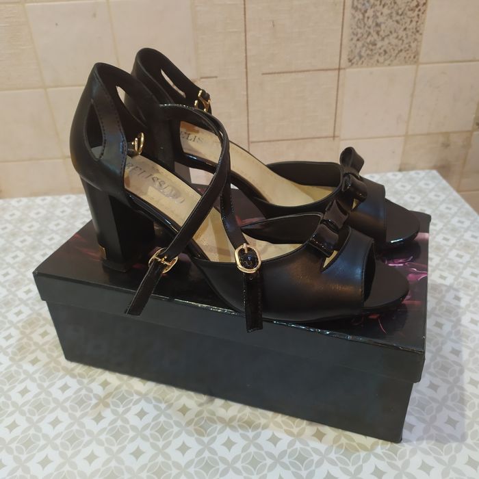 Женские босоножки, размер 38