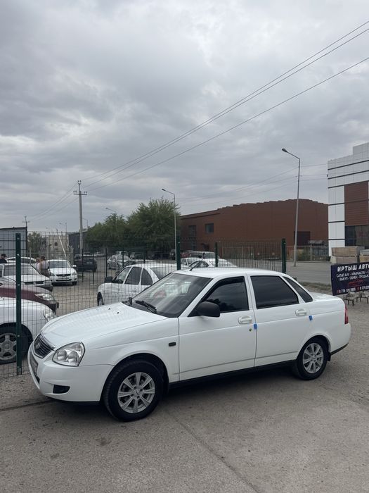 Продам Приору.