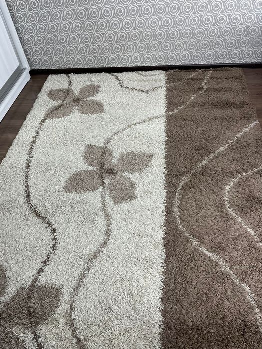 Продам ковер б/ травка, размер 2/3