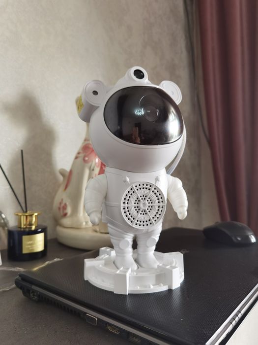 Космонавт, ночник, проектор звёздного неба, bluetooth колонка