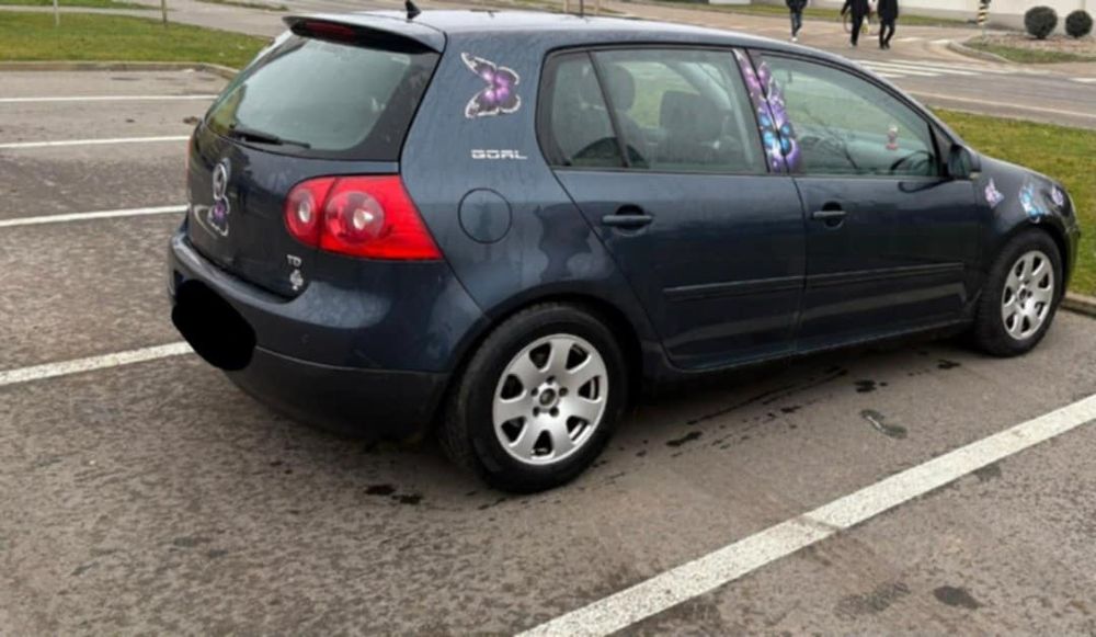 Vând golf 5 1.9 105 cp