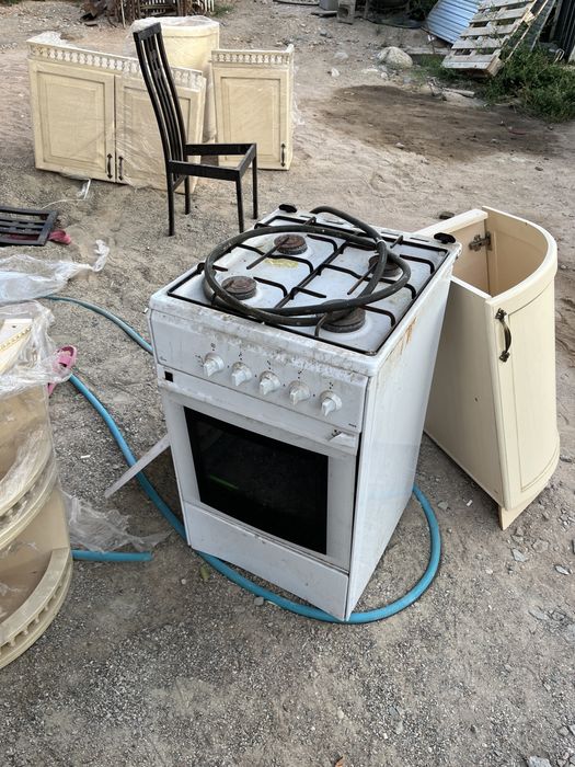 Продам газовую плиту