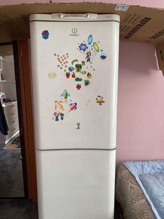 Холодильник Indesit