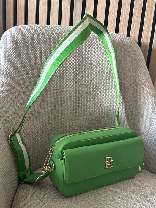 Tommy Hilfiger чанта