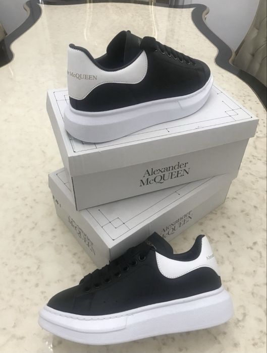 Adidasi Alexander McQueen nou