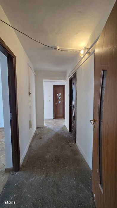 Apartament 3 camere decomandat, Craiovița Nouă – Zona Orizont 9/10