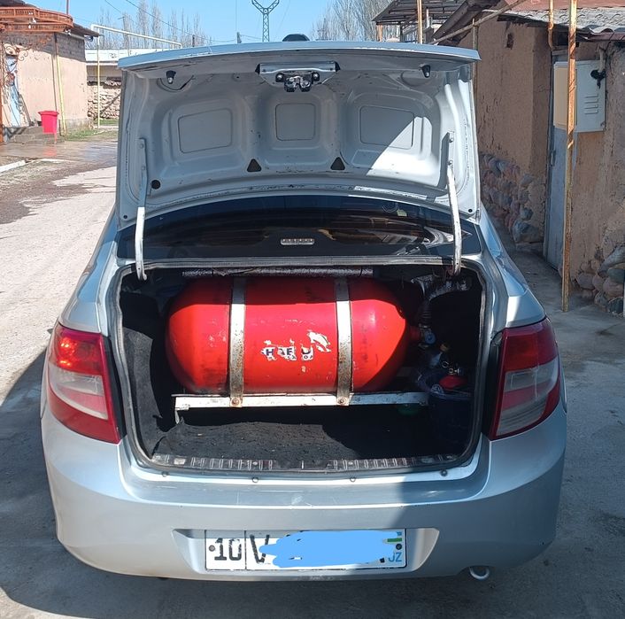 ЛАДА ГРАНТА сотилади 2013