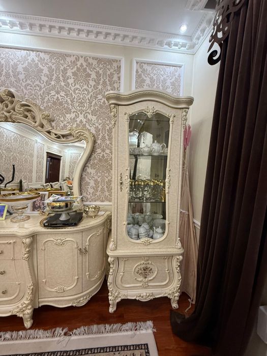 Гарнитура для гостинной и холла