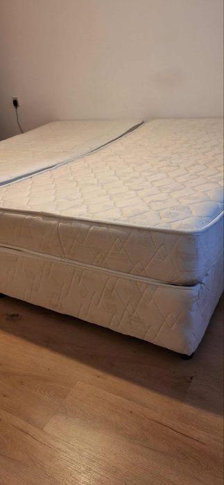 Две единични легла