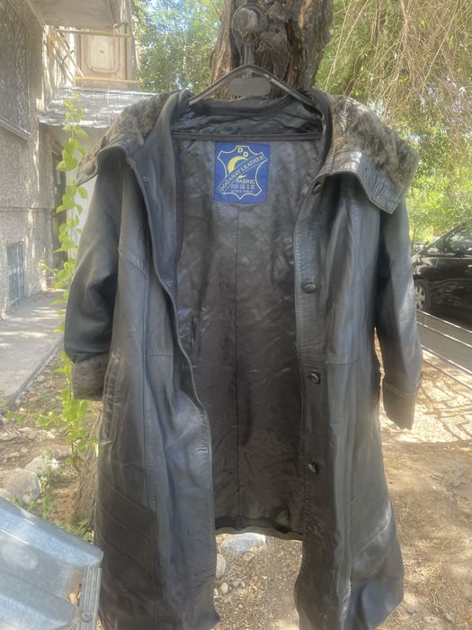 Продам кожаный женски плащ.