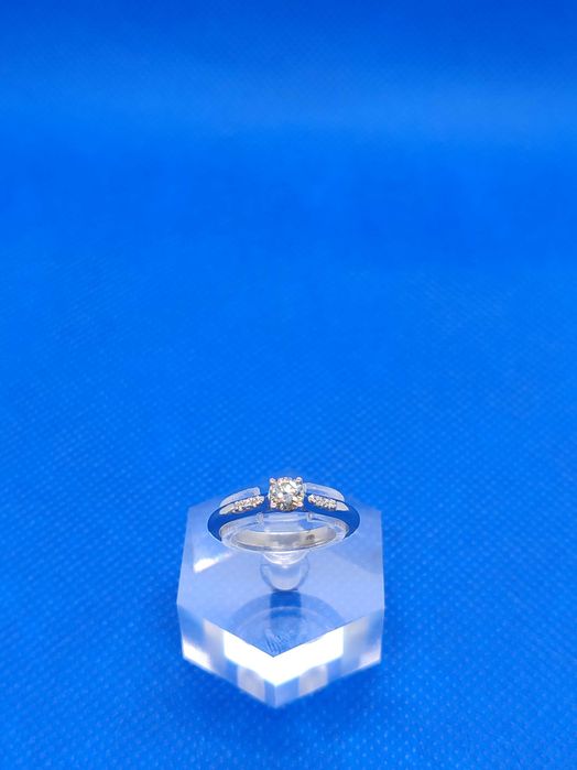 Годежен пръстен с диамант 0.30ct.