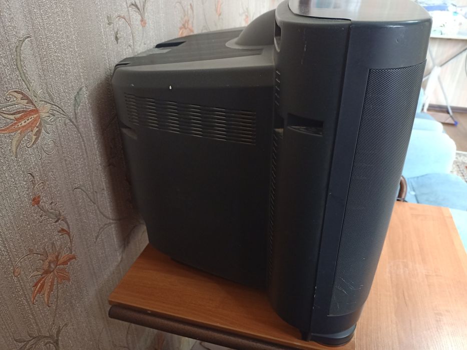 Срочно продам телевизор