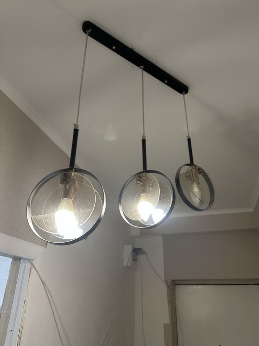 Продаются люстры