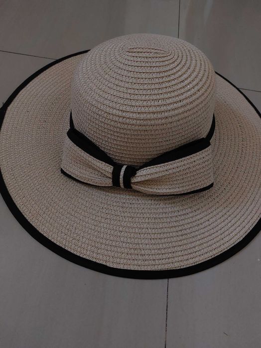 Palarie din paie elegantă