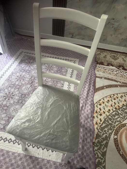 Стол с 4 стульями