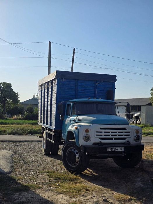 Zil mashina sotiladi