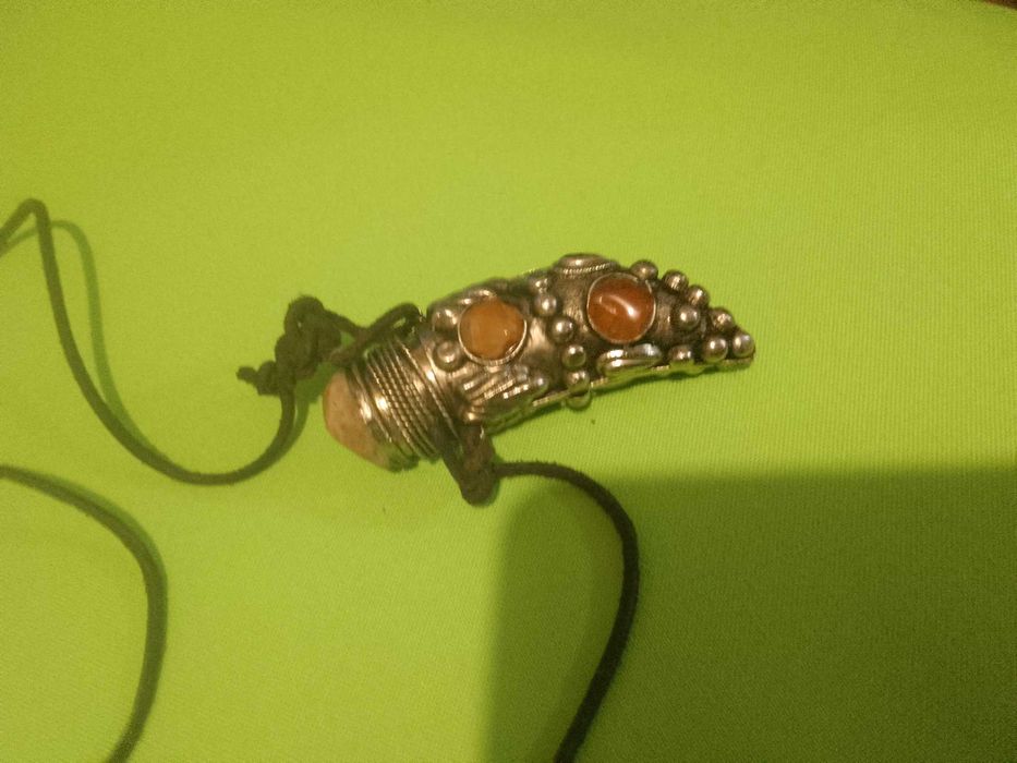 Медальон бутилка метал с ахат