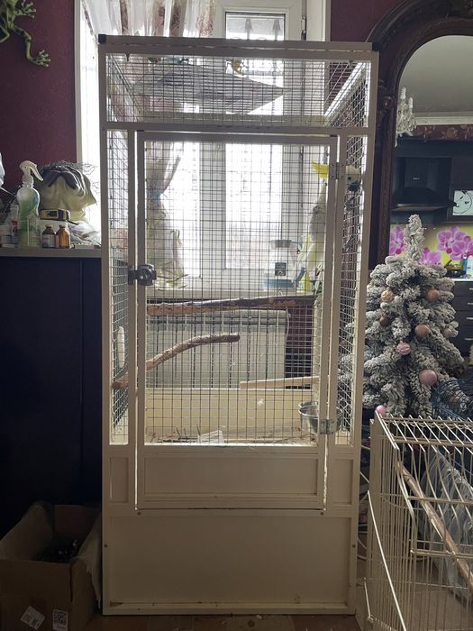 Большая клетка для разных попугаев