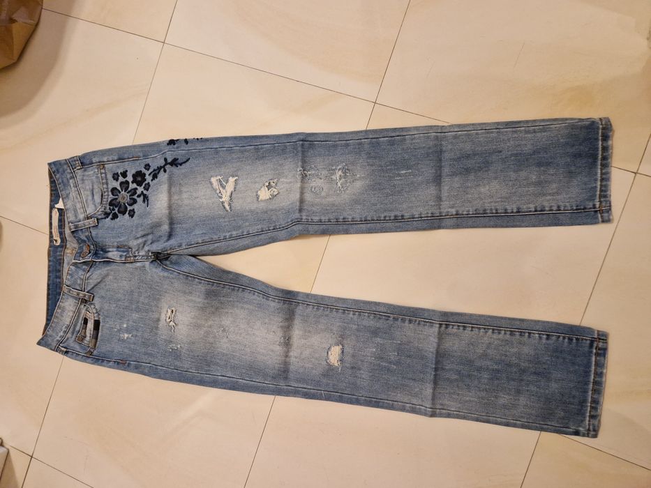 Дънки с бродерия Fox