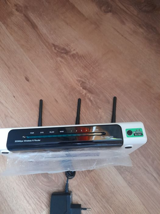 Router wireless TP LINK N300 ,TL-WR 940 N