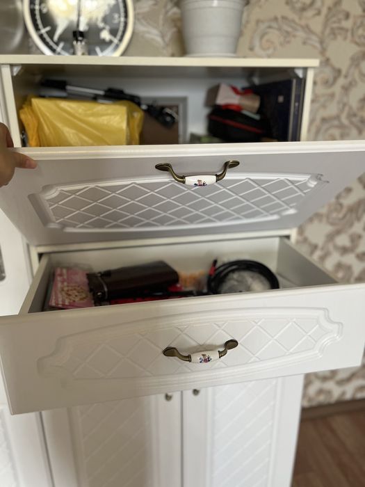 Продам горку в гостиную