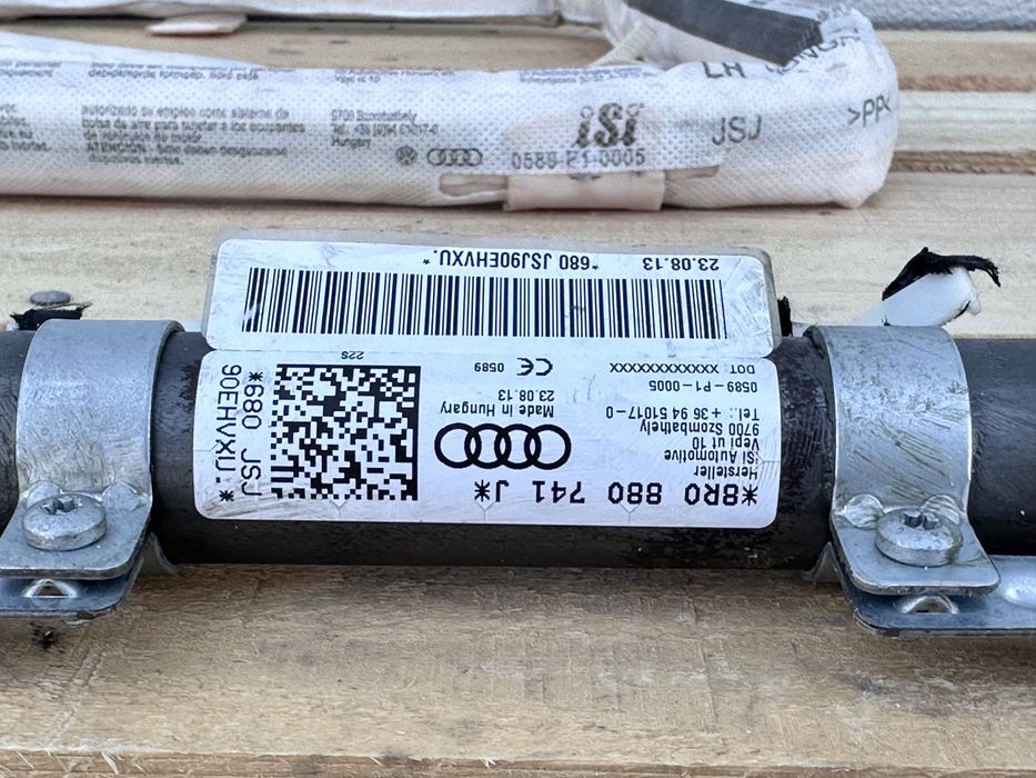 Лява щора завеса AUDI Q5 SQ5 8R0880741J