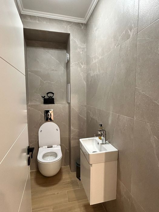 Продава се Тристаен апартамент в Пловдив, Остромила - 100 кв.м за 1199 €/кв.м - Снимка #17