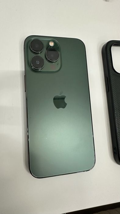 iPhone 13 Pro зеленый