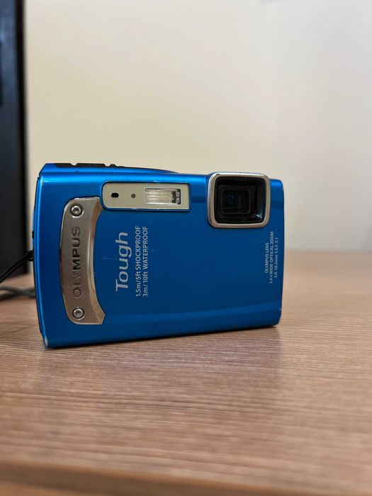 Устойчив фотоапарат Olympus Tough 14 Mp с подаръци