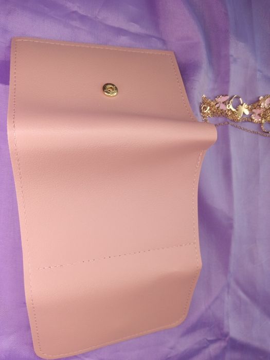 Дамско портмоне с комплект бижута