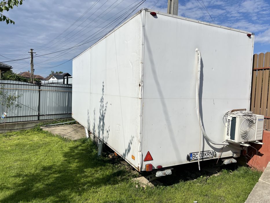 De vânzare – Rulotă mobilă / Bucătărie mobilă 6m, înmatriculată