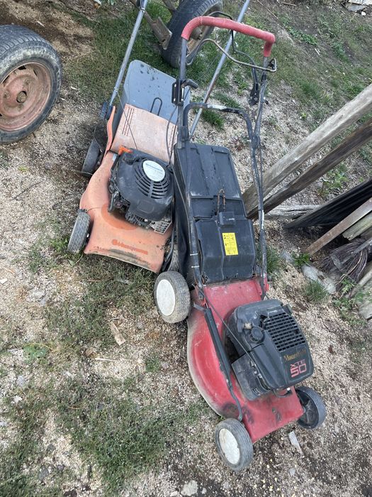 Vand 2 cositoare gazon de reparat Husqvarna