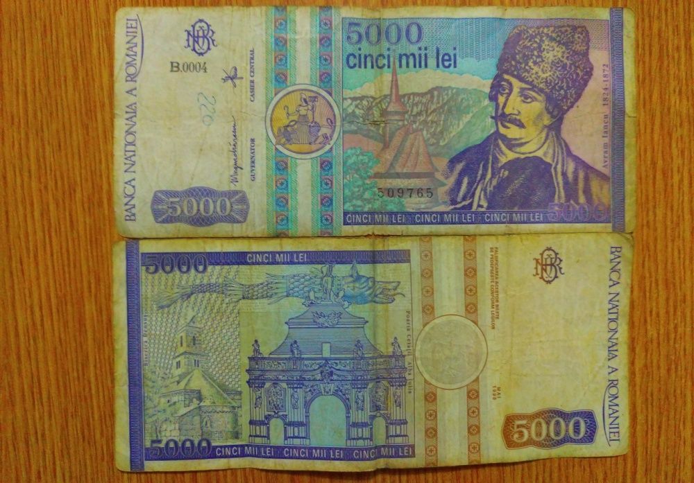 Vand-schimb bancnote vechi si aparat foto cu rolfilm , impecabil