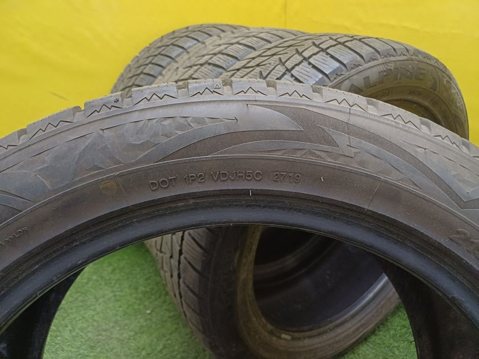 Шины 215 55 R18 RADAR комплект
