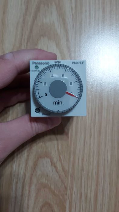 De vanzare -- Temporizator/Releu de timp - 24VAC/VDC si 240VAC