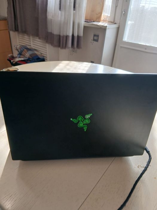 Ноутбук в хорошем состоянии Razer