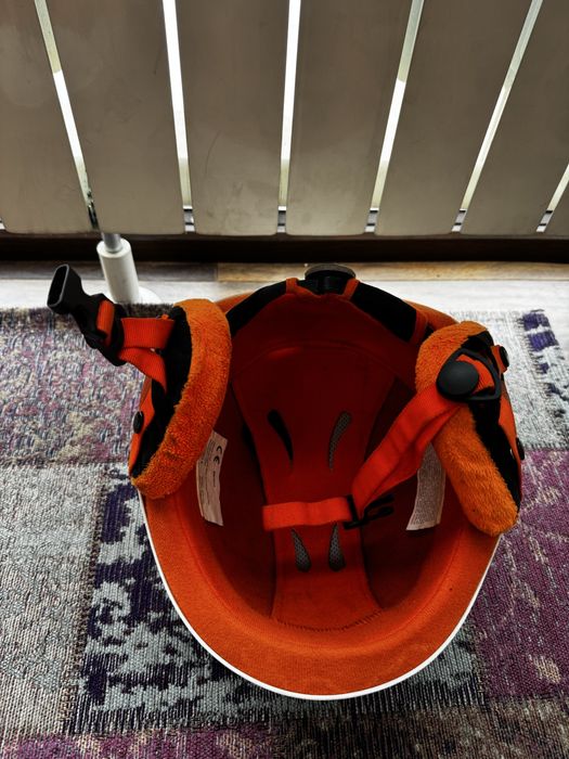 Горнолыжный шлем