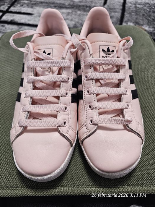 Vând adidas dama originali, piele naturală, mărimea 39 culoare roz