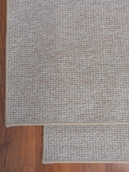 Мини килимче в бежов цвят