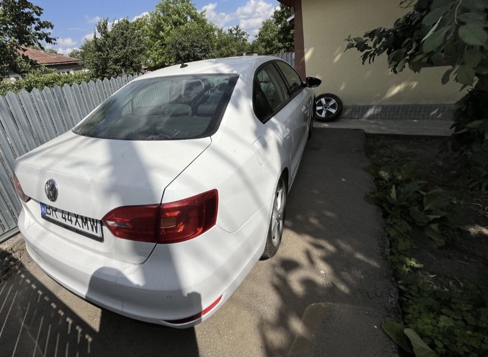 VOLKSWAGEN Jetta 2011 — imagine 4