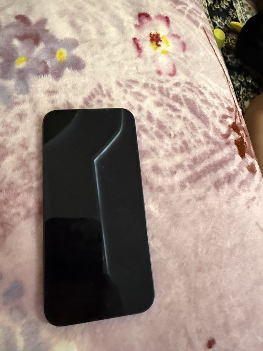 Продам айфон 13