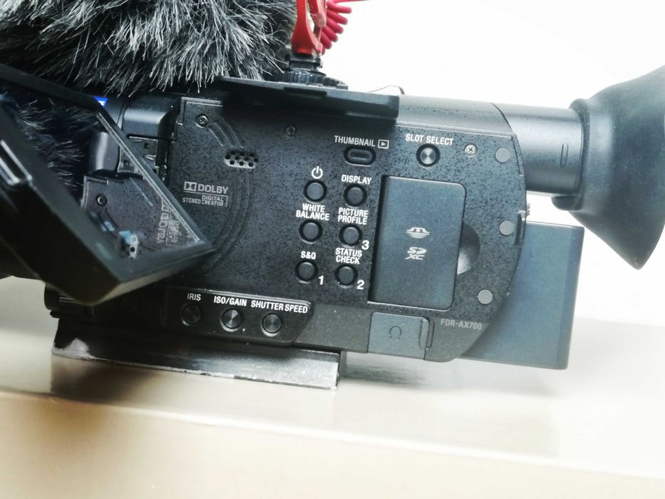 Sony FDR-AX700 - Camera video 4K