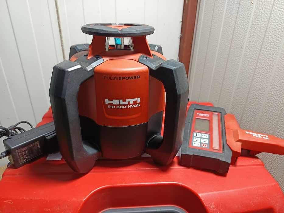 Laser profesional cu dubla panta de inclinare și Hilti  PR 300 HV2S