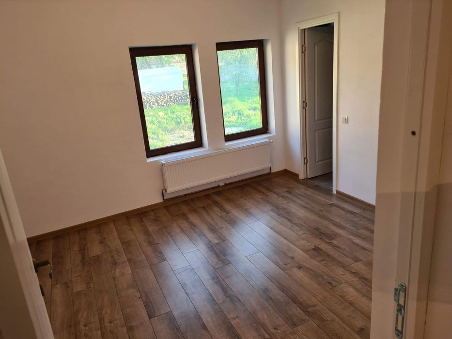 Inchiriez casa in Arpasu de jos