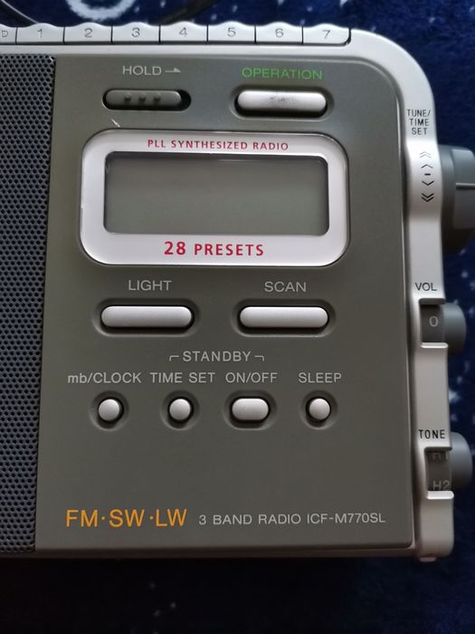 Vând aparat de radio Sony
