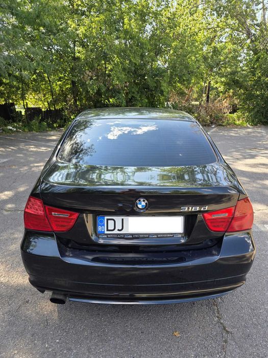 BMW Seria 3 E90 LCI 318d • 2010 • Automat • 2.0 Diesel • 136 CP