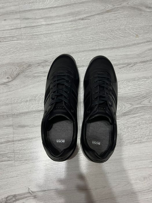 Нови обувки Boss